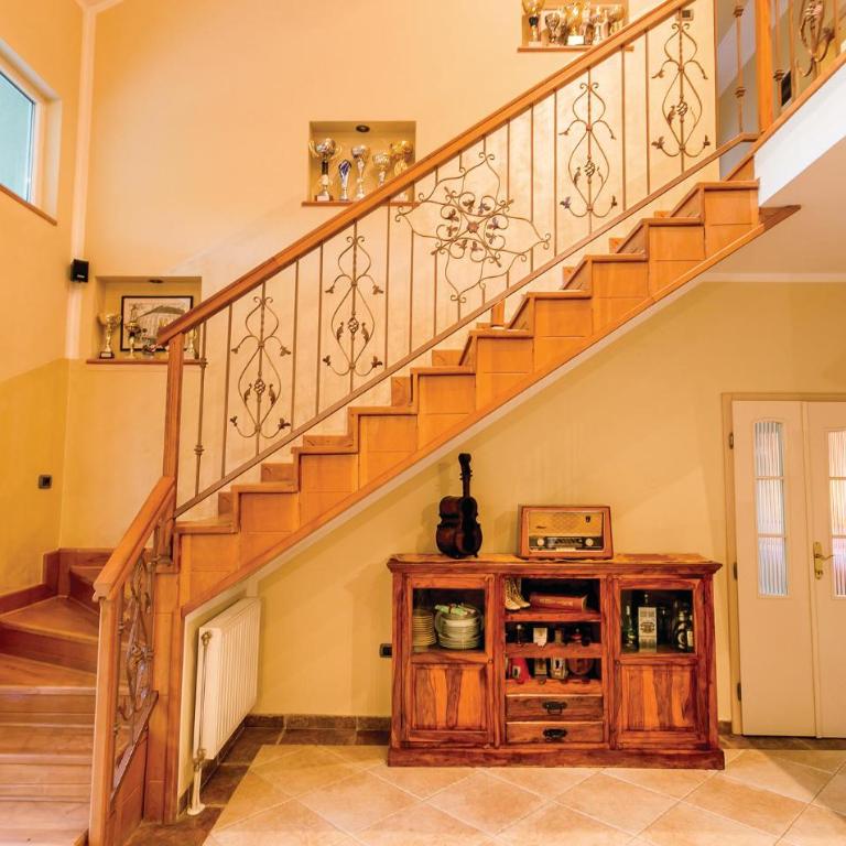 Pet Friendly Apartment In Herceg Novi - Four-Bedroom Apartment - 24