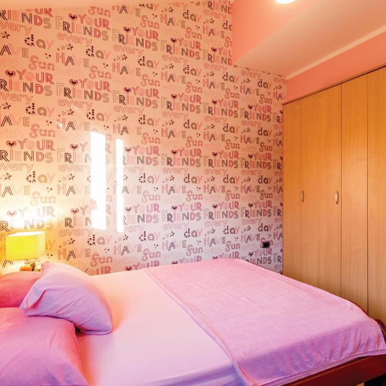 Pet Friendly Apartment In Herceg Novi - Four-Bedroom Apartment - 31