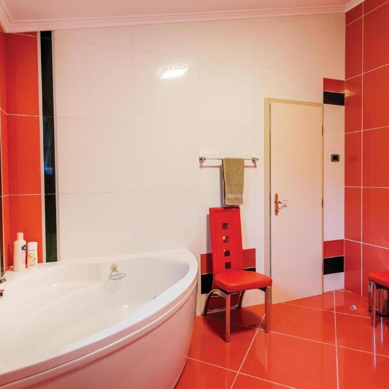 Pet Friendly Apartment In Herceg Novi - Four-Bedroom Apartment - 34