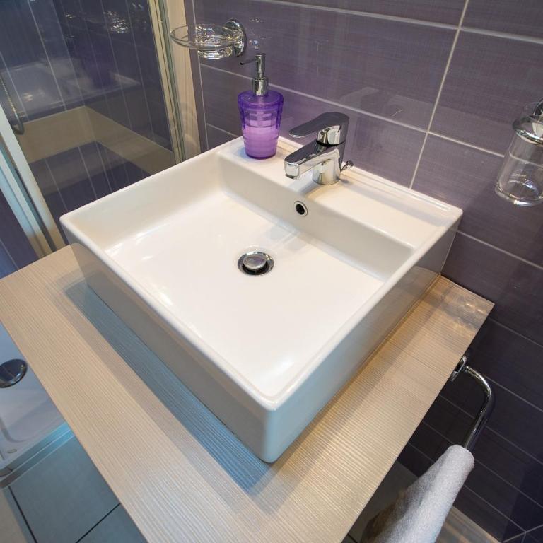 Residence CaFelicita - Apartments Lake View - Infinity Pool - Jacuzzi - Appartamento con 2 Camere da Letto e Vista Lago - Attico - 13