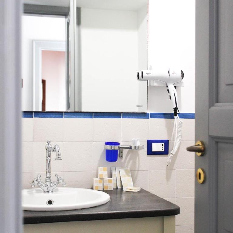 Residence Acanto - Two-Bedroom Apartment with Terrace - 3