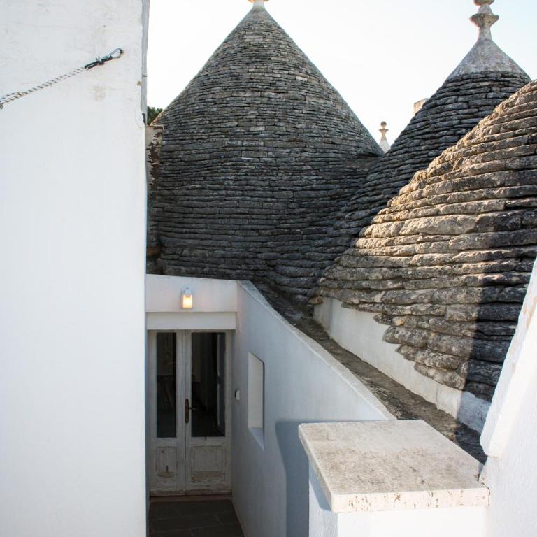 EnjoyTrulli - Unesco Site - Suite Deluxe con Vasca Idromassaggio - 72
