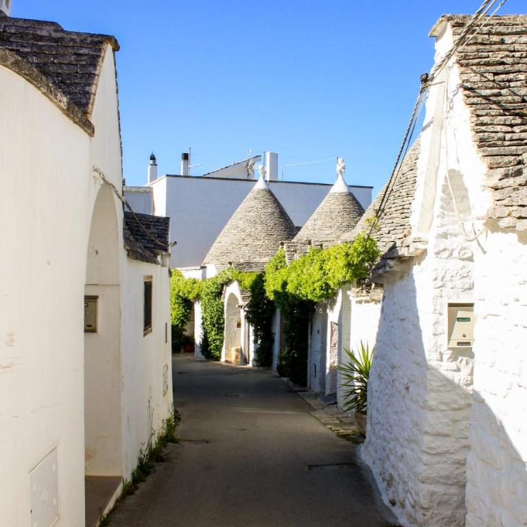 EnjoyTrulli - Unesco Site - Suite Deluxe con Vasca Idromassaggio - 11