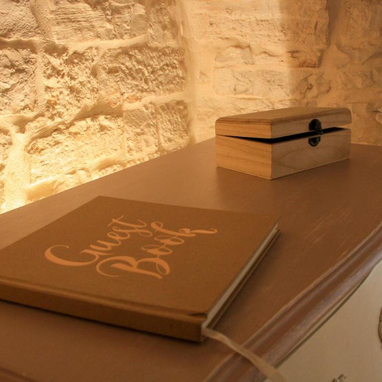 EnjoyTrulli - Unesco Site - Suite Deluxe con Vasca Idromassaggio - 32