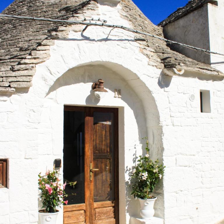 EnjoyTrulli - Unesco Site - Suite Deluxe con Vasca Idromassaggio - 2
