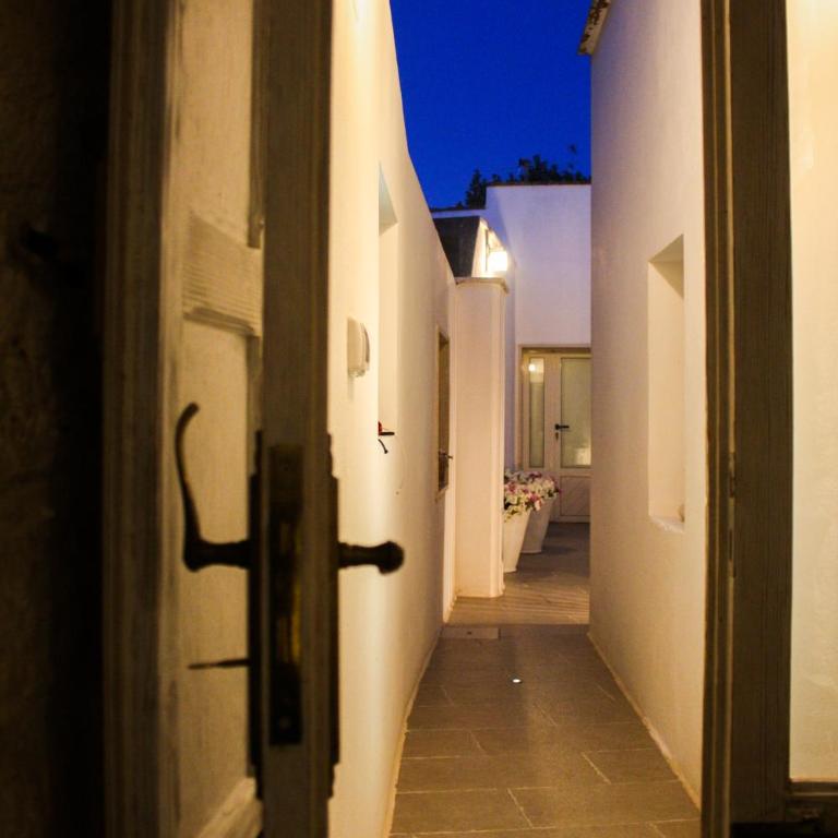 EnjoyTrulli - Unesco Site - Suite Deluxe con Vasca Idromassaggio - 46