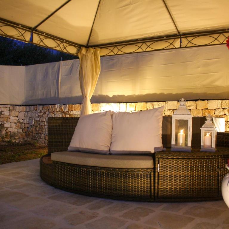 EnjoyTrulli - Unesco Site - Suite Deluxe con Vasca Idromassaggio - 8