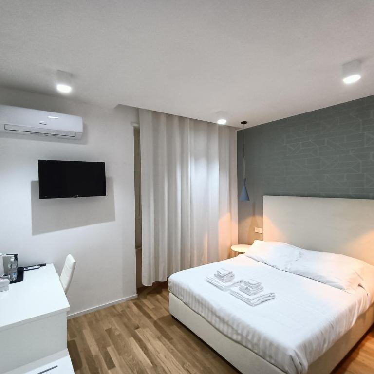 ALMi - Budget Double Room - 9
