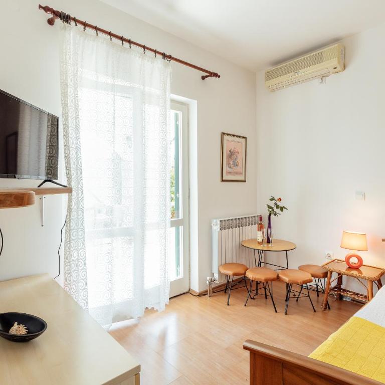 Apartmani Divna - One-Bedroom Apartment - 13