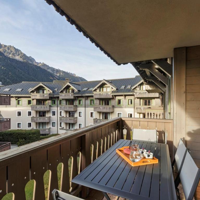 Grepon -City Center - Free Swimming pool, Sauna, Gym - Free Parking - By Cozee Rentals - Appartement 2 Chambres - 13