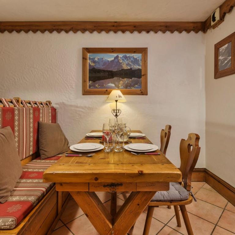 Grepon -City Center - Free Swimming pool, Sauna, Gym - Free Parking - By Cozee Rentals - Appartement 2 Chambres - 16