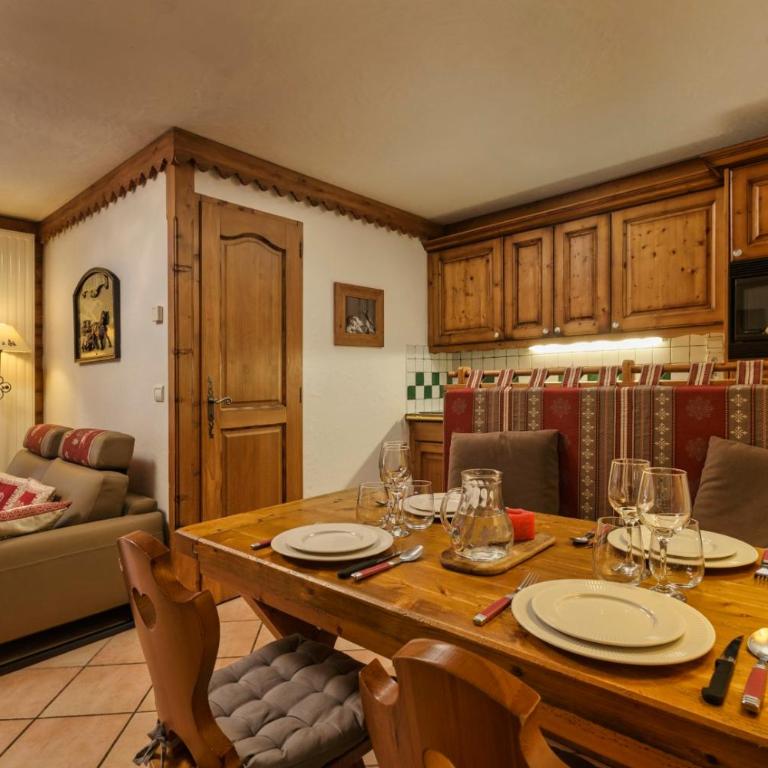 Grepon -City Center - Free Swimming pool, Sauna, Gym - Free Parking - By Cozee Rentals - Appartement 2 Chambres - 20
