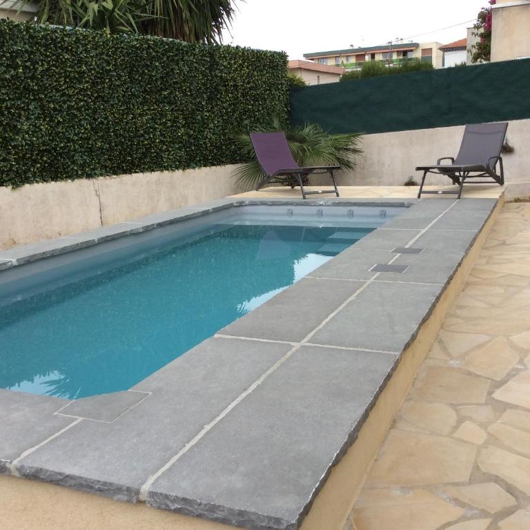 Villa L'Adret et sa piscine - Villa 3 Chambres - 7