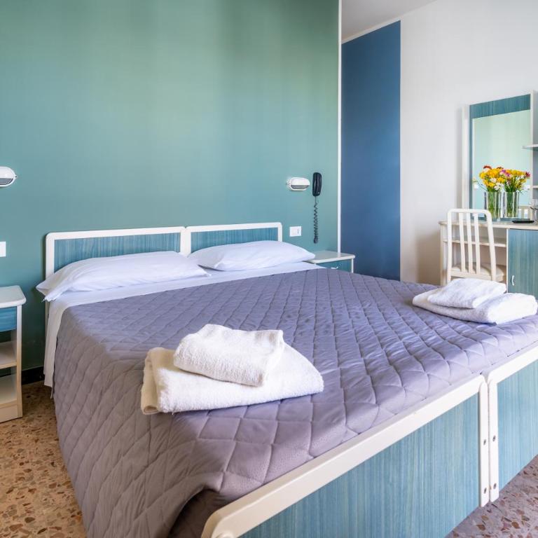 Hotel Viscount - Double Room - 1