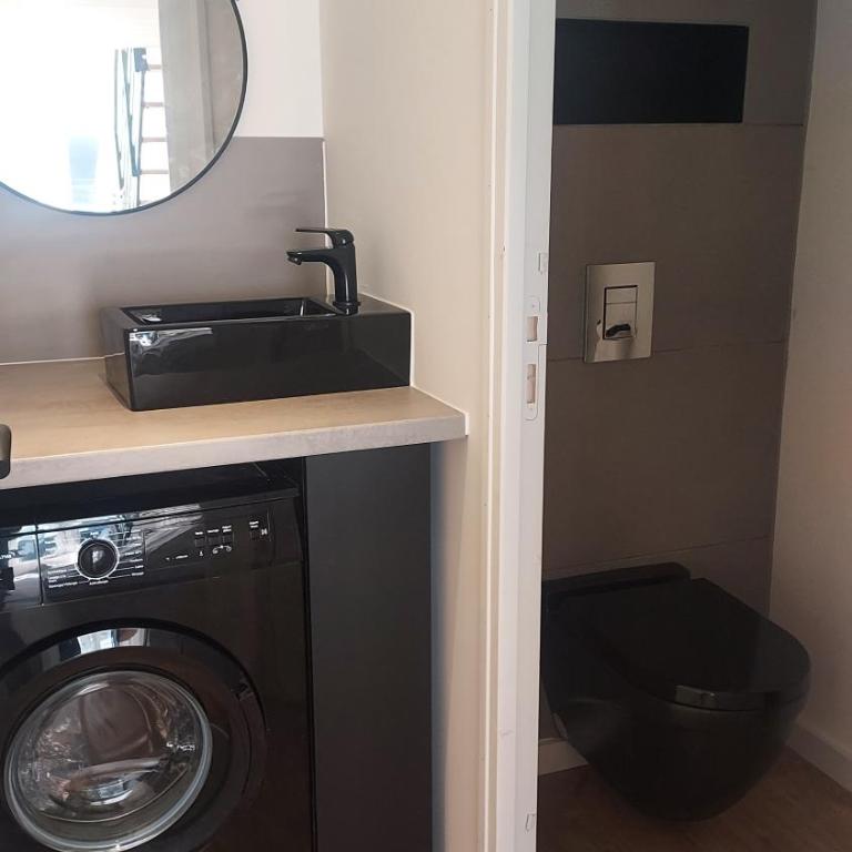 Louisa - One-Bedroom Apartment - 4