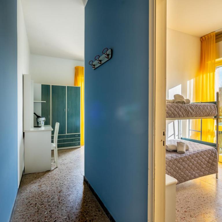 Hotel Viscount - Quadruple Room - 5