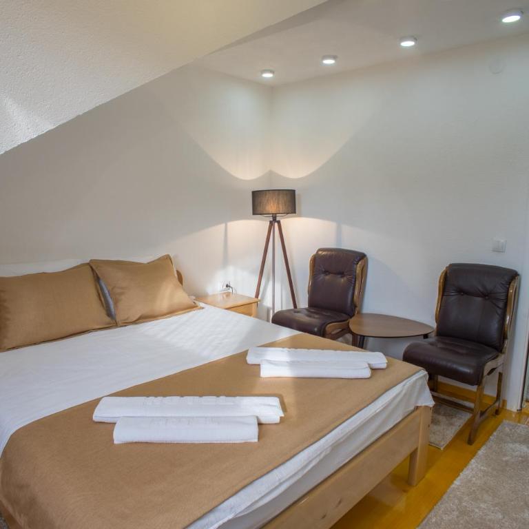 Mountain House AMI - Two-Bedroom House - 36