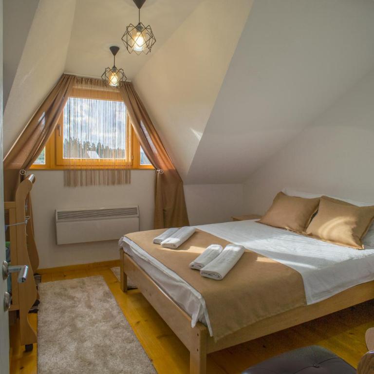 Mountain House AMI - Two-Bedroom House - 37