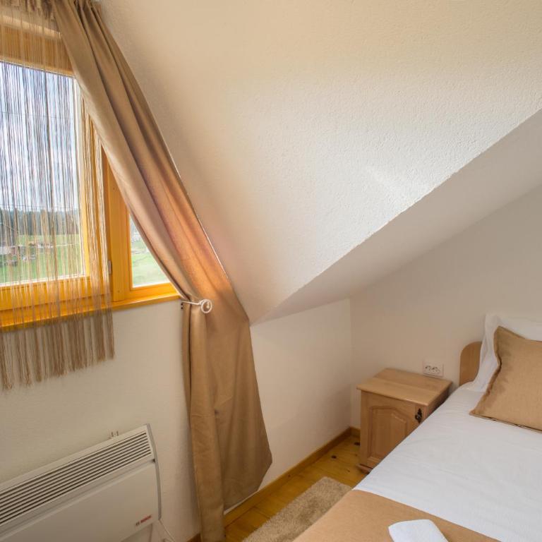 Mountain House AMI - Two-Bedroom House - 38