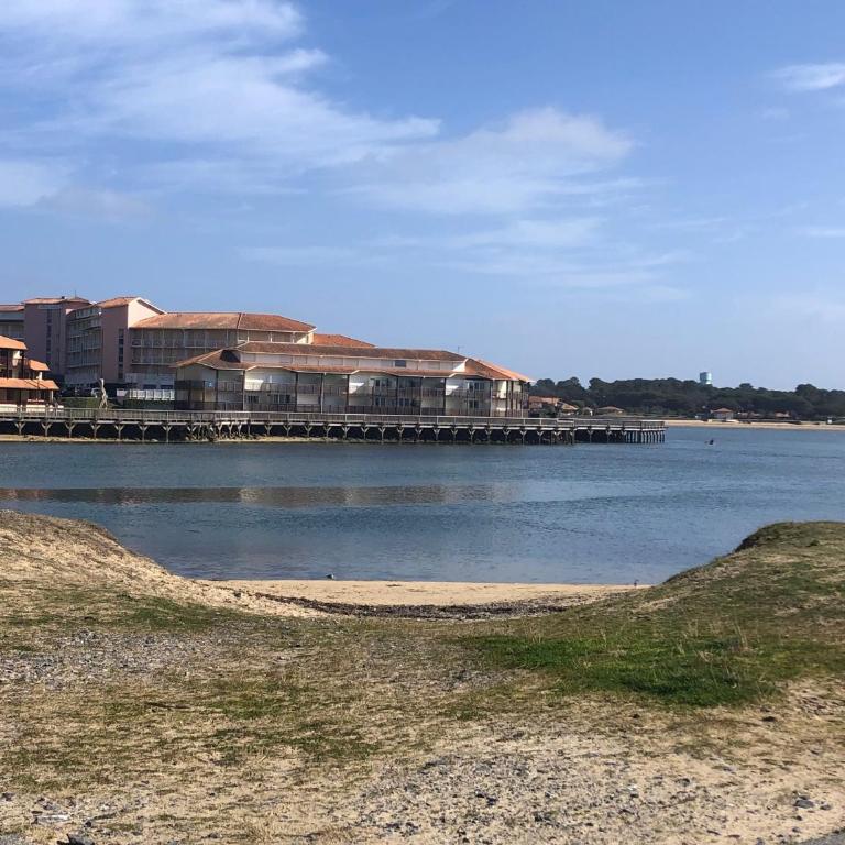 Bel appartement lumineux à Vieux Boucau avec piscine chauffée - Résidence Domaine du Golf de Pinsolle - Appartement avec Terrasse - 40