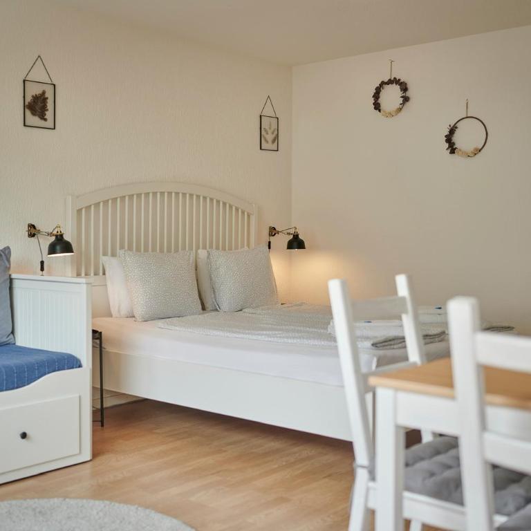 Stay Switzerland Apartments - Studio with Mountain View - 11
