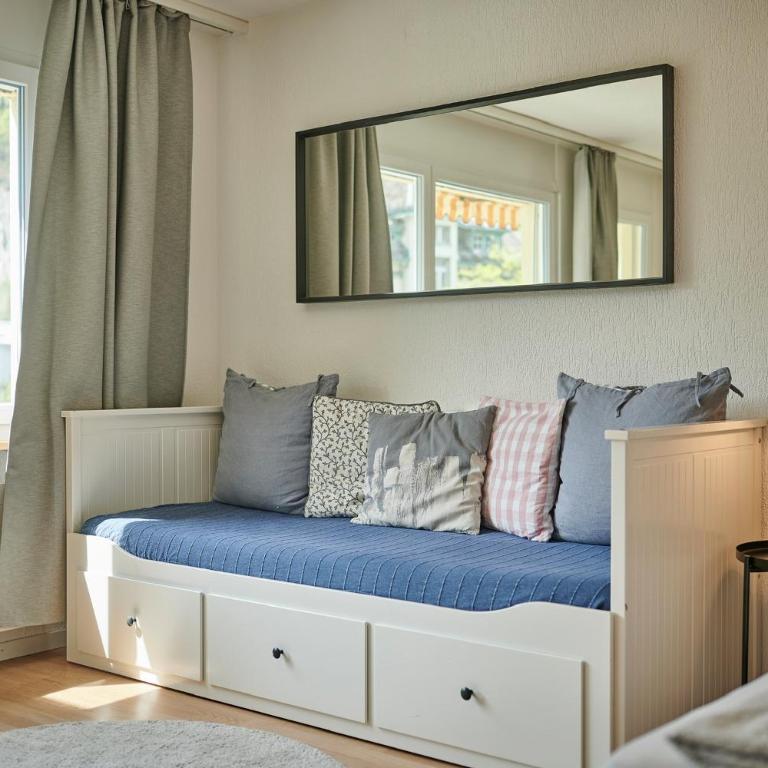 Stay Switzerland Apartments - Studio with Mountain View - 10