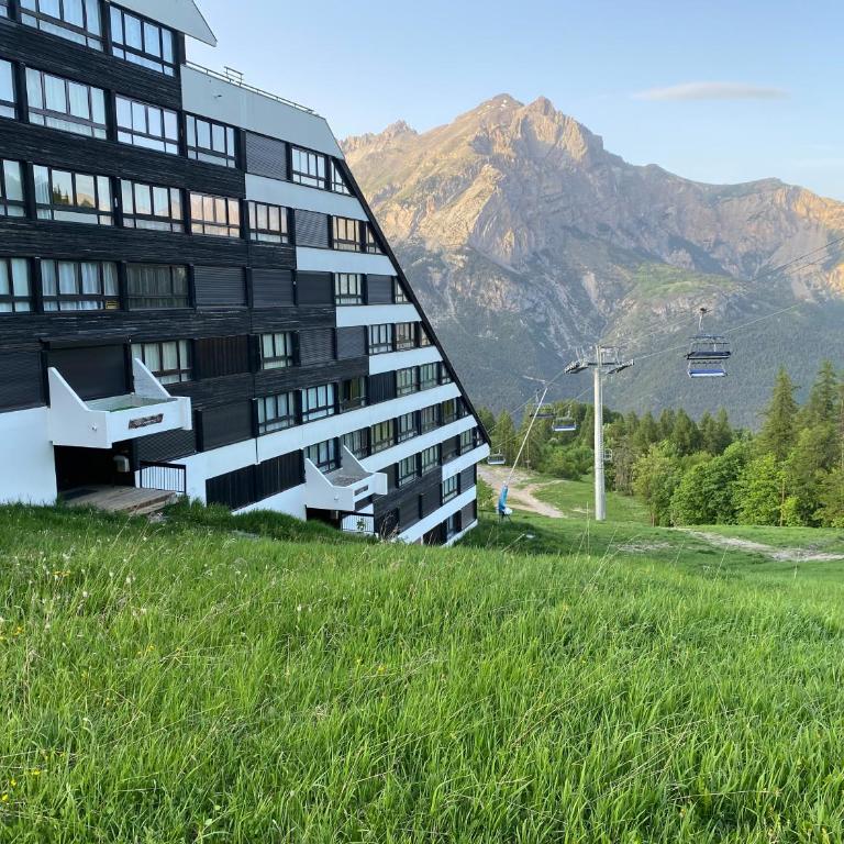 Studio Puy Saint Vincent 1600 aux pieds des pistes - One-Bedroom Apartment - 24