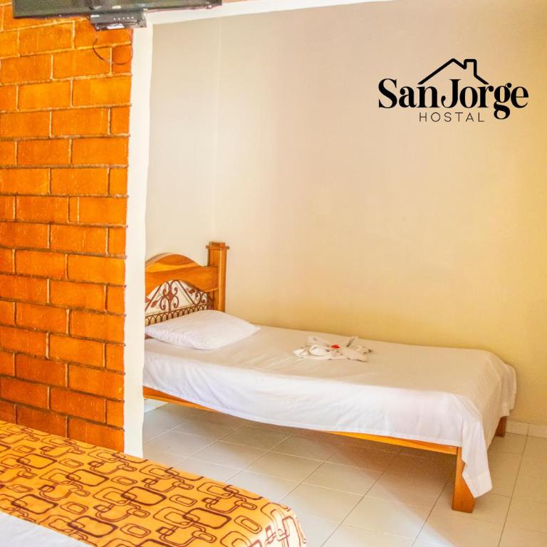 Hostal San Jorge - Habitación Familiar con baño privado - 5