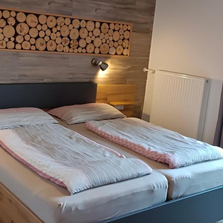 Haus Binder - Doppelzimmer mit Balkon und Seeblick - 2