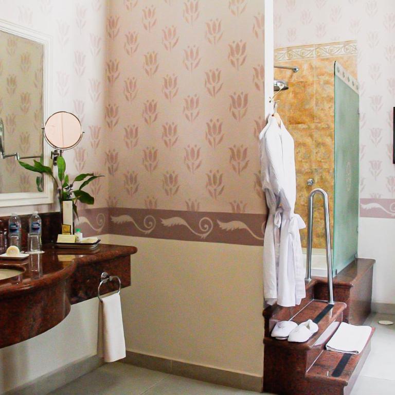 Mansión Mérida Boutique Hotel - Restaurant - Deluxe Suite - 3