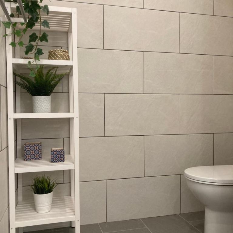 Castle View Apartments - One-Bedroom Apartment - 3
