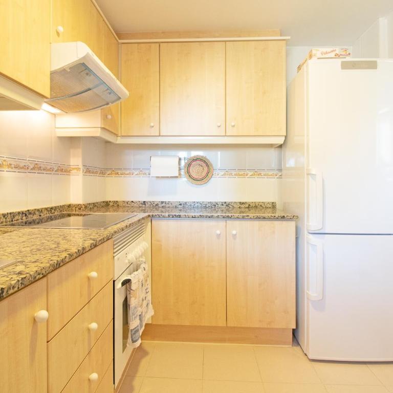 Global Vacacional, Practico apartamento con piscina en Residencial Brezo Canet - Apartment - 11