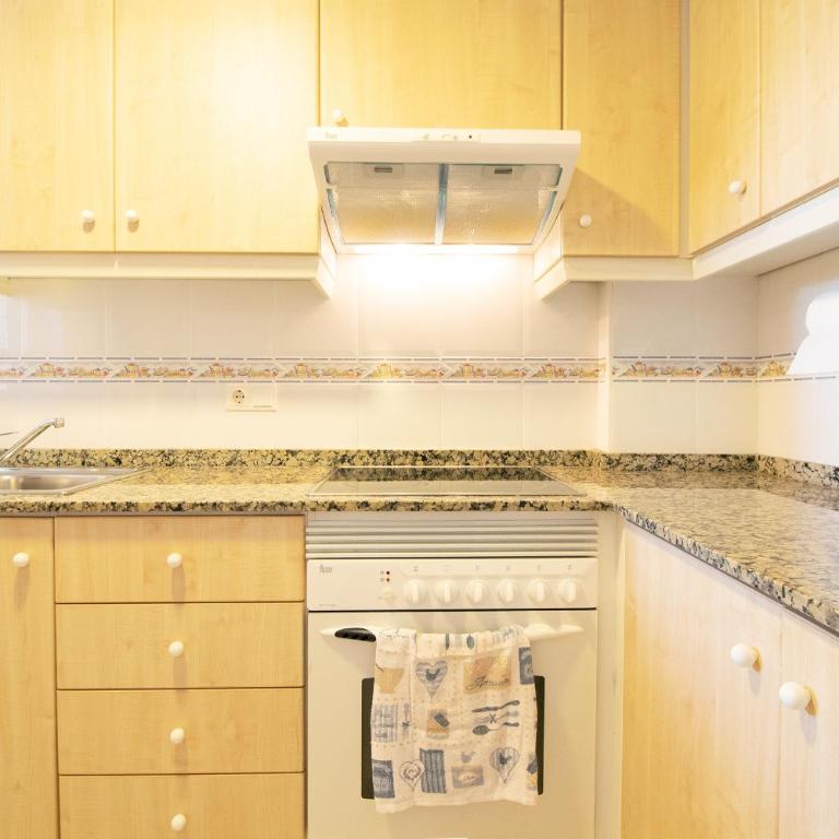 Global Vacacional, Practico apartamento con piscina en Residencial Brezo Canet - Apartment - 12
