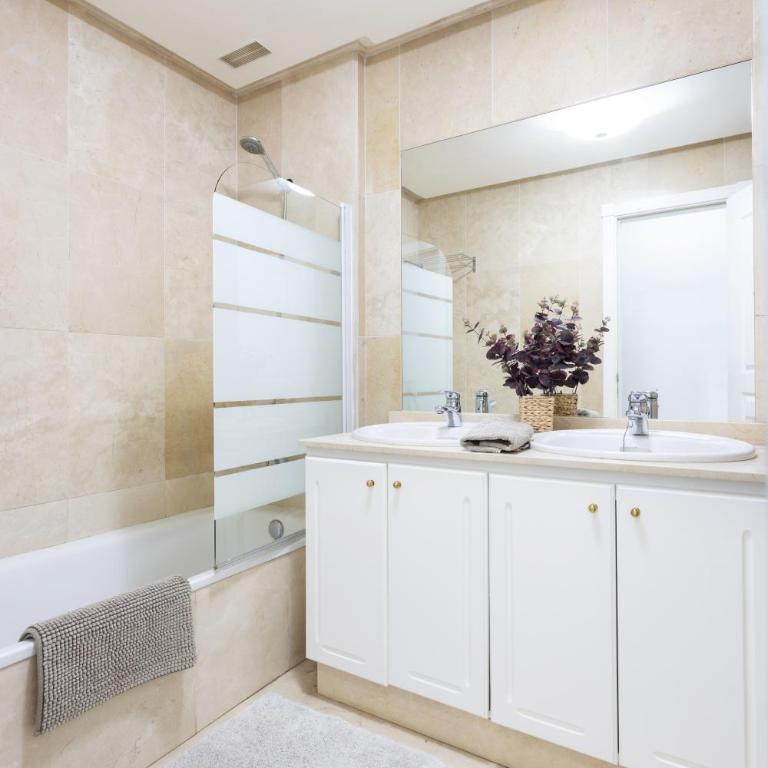 Eden Rentals Duke-Paradise Jacuzzi Terrace Retreat - Apartamento Superior - 76