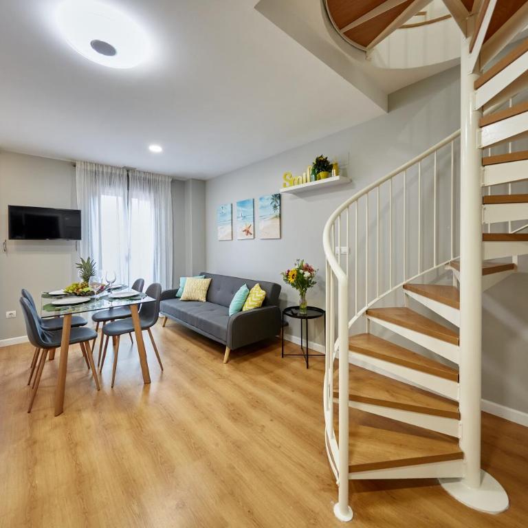 Apart-hotel Happy Life - Apartment with Terrace - 12