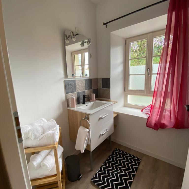L'annexe du Château de Saint Genix - Chambre Lits Jumeaux avec Salle de Bains Commune - 5