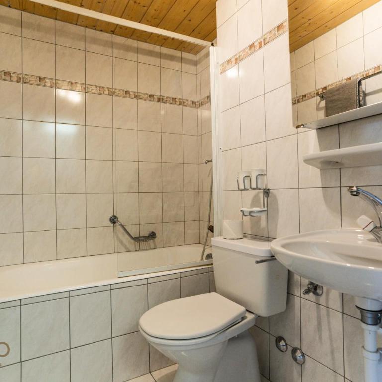 Haus Caroline, Riederalp Mitte - Studio-Apartment mit Balkon - 12