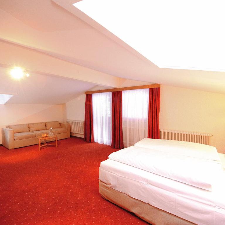 König - Joker Card included in Summer - Suite mit Balkon - 2
