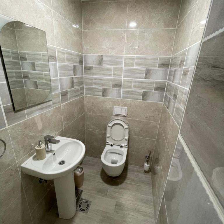 M Apartments - Three-Bedroom Suite - 5
