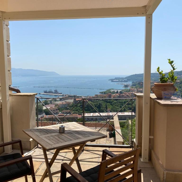 Miramare Apartments&Suites - Monolocale con Vista Mare - Su 2 Livelli - 3