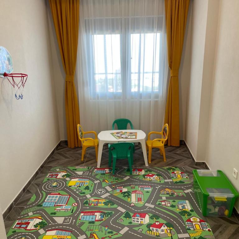 M Apartments - Three-Bedroom Suite - 2