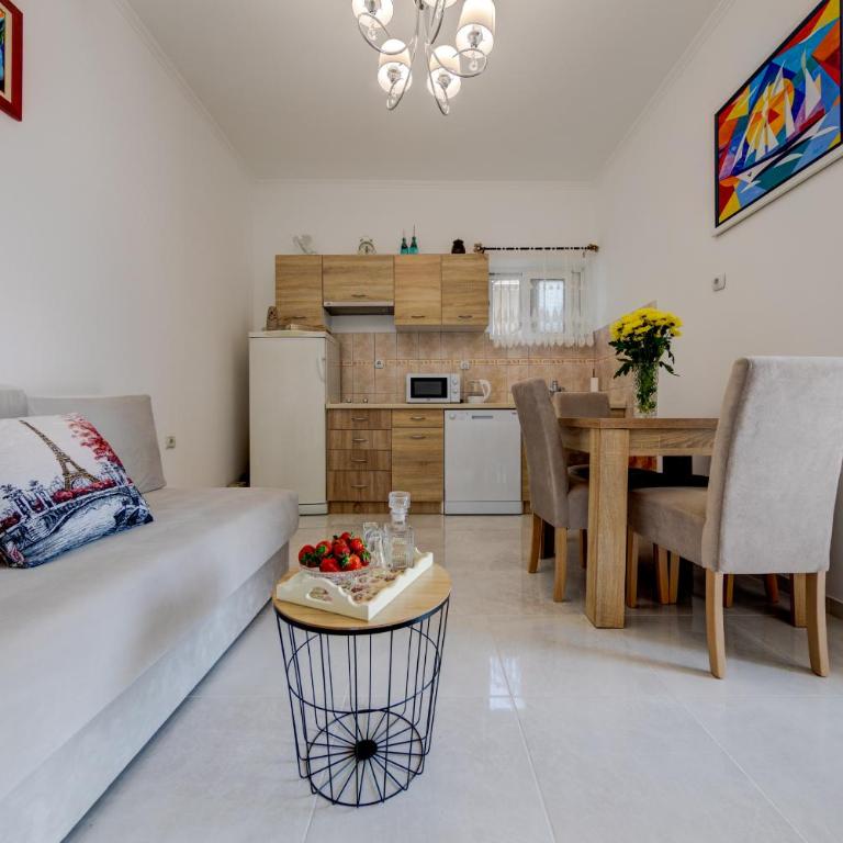 Sunny Nest Apartments - One-Bedroom Apartment - 6