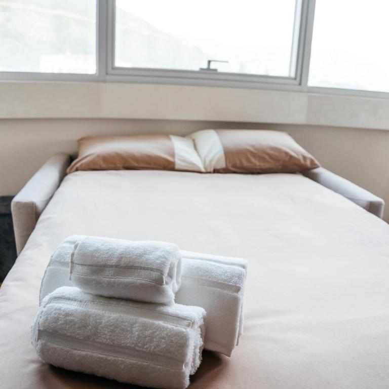 Luxury Apartment Budva - Apartman sa 2 Spavaće Sobe, Balkonom i Pogledom na More - 17