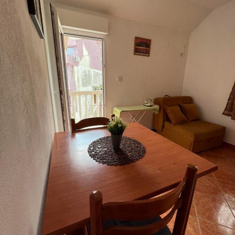 Apartments Kordic - Apartment with Balcony - 3