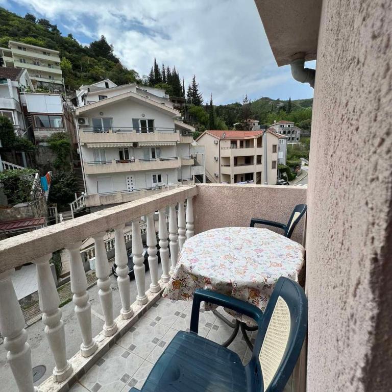 Apartments Kordic - Apartment with Balcony - 4