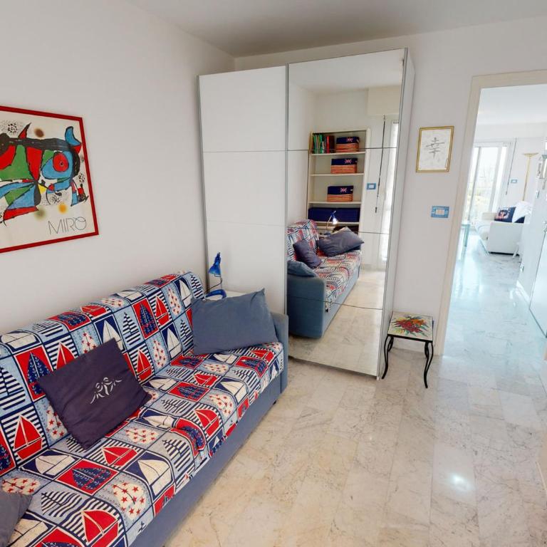 Agréable 2 pièces rénové avec balcon, Menton - FR-1-196-302 - Appartement - 2