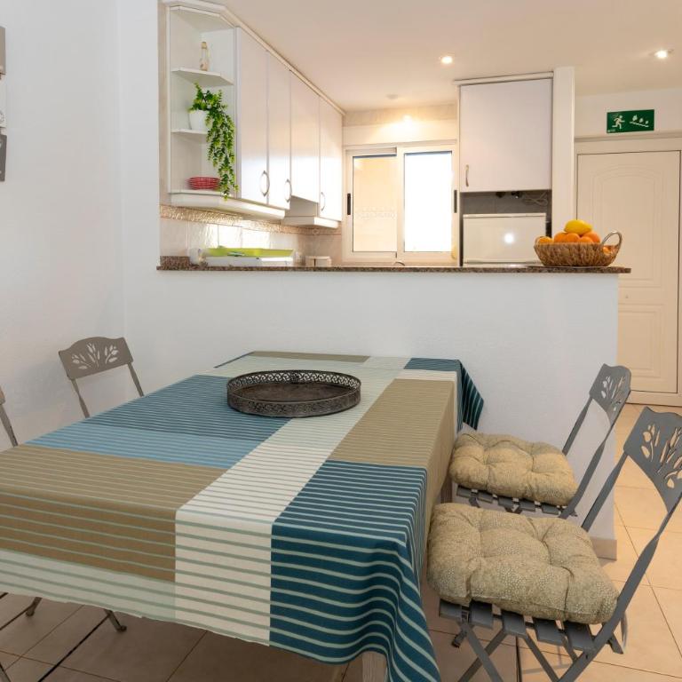 Las Dunas, bajo, 2 dormitorios, 25m del mar, by Bookindenia - Apartamento de 2 dormitorios - 8