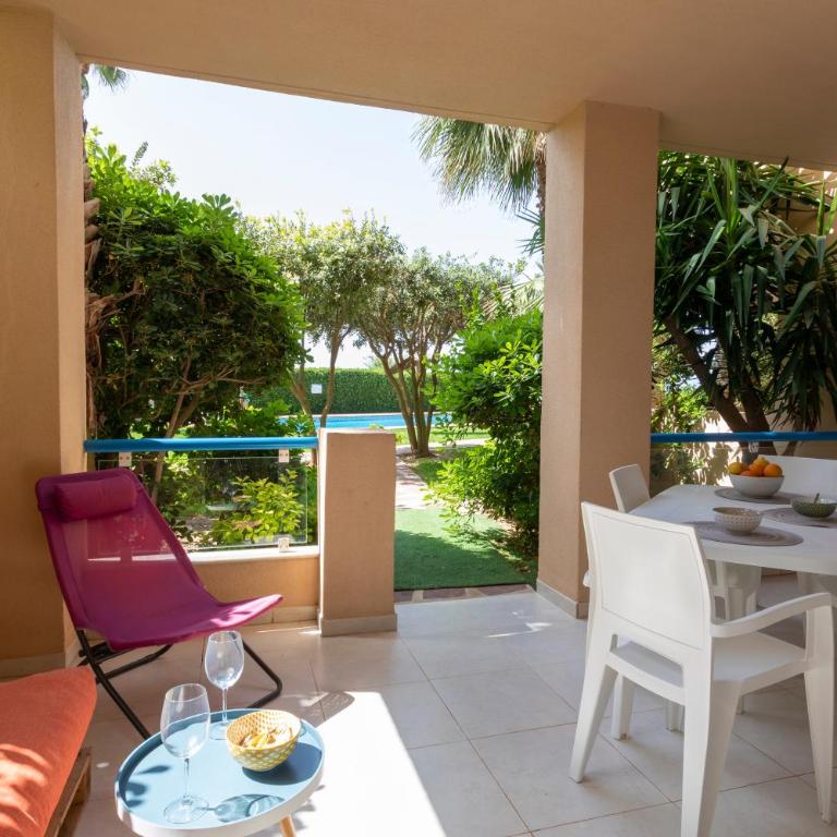 Las Dunas, bajo, 2 dormitorios, 25m del mar, by Bookindenia - Apartamento de 2 dormitorios - 7