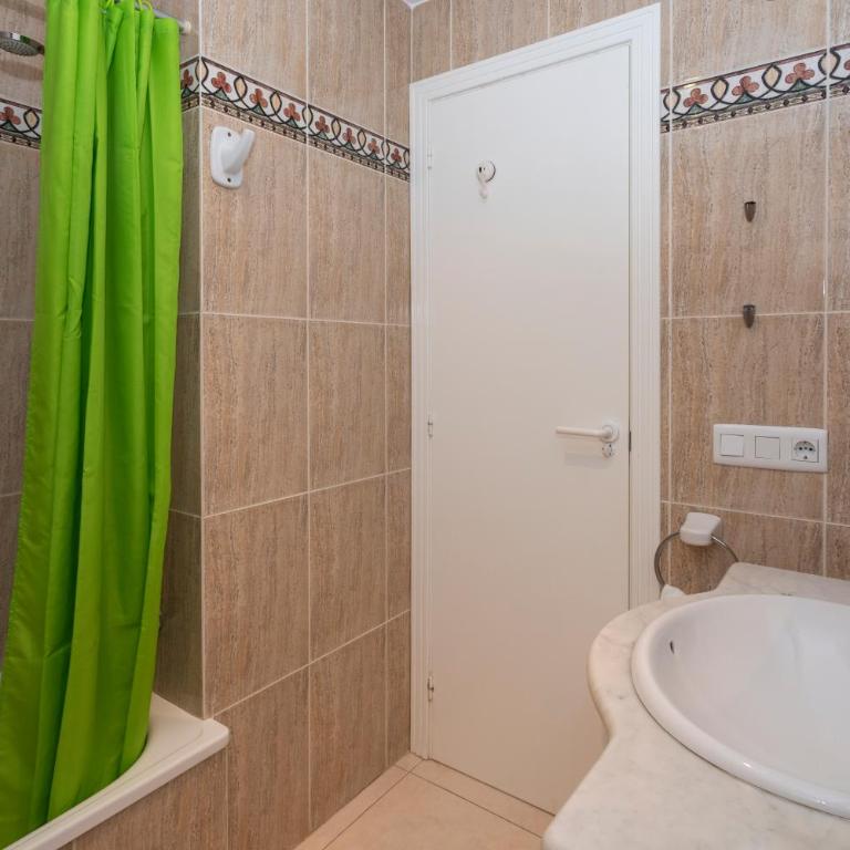 Las Dunas, bajo, 2 dormitorios, 25m del mar, by Bookindenia - Apartamento de 2 dormitorios - 22