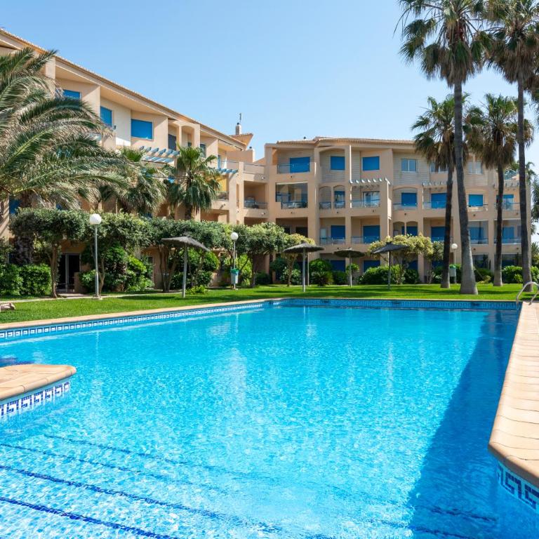 Las Dunas, bajo, 2 dormitorios, 25m del mar, by Bookindenia - Apartamento de 2 dormitorios - 1